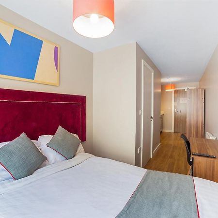 Oyo Vincent Apartments Ливърпул Екстериор снимка