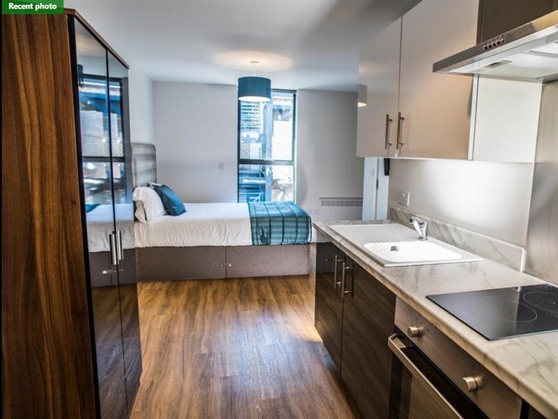 Oyo Vincent Apartments Ливърпул Екстериор снимка