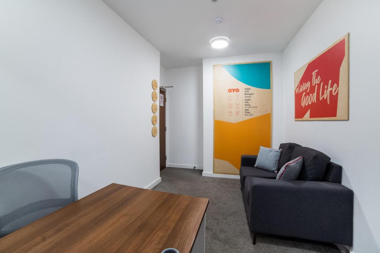 Oyo Vincent Apartments Ливърпул Екстериор снимка