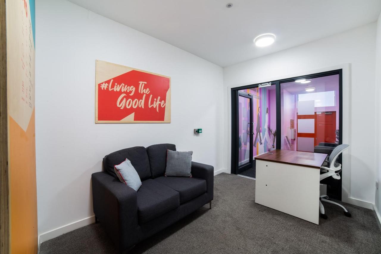 Oyo Vincent Apartments Ливърпул Екстериор снимка