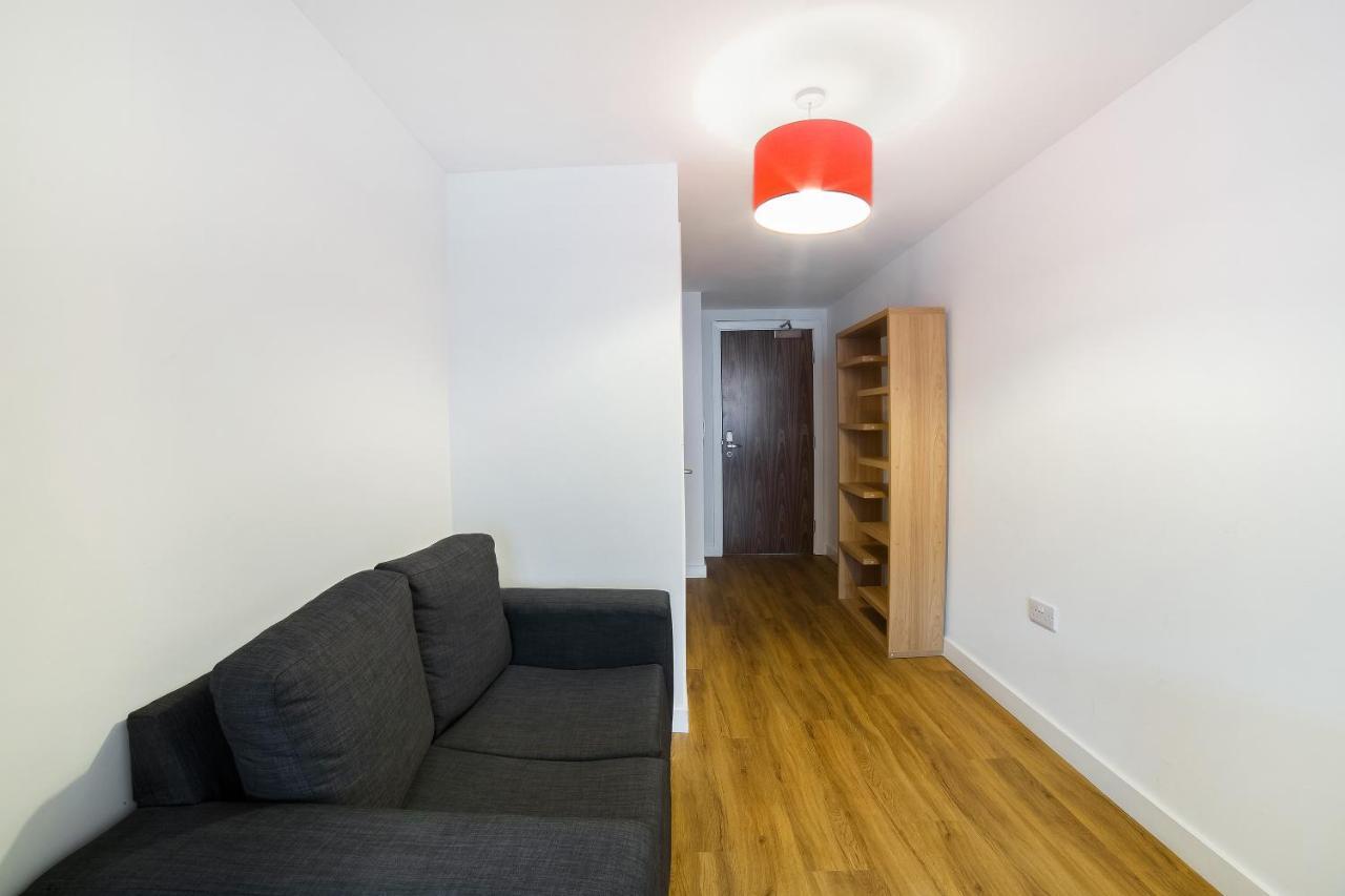 Oyo Vincent Apartments Ливърпул Екстериор снимка